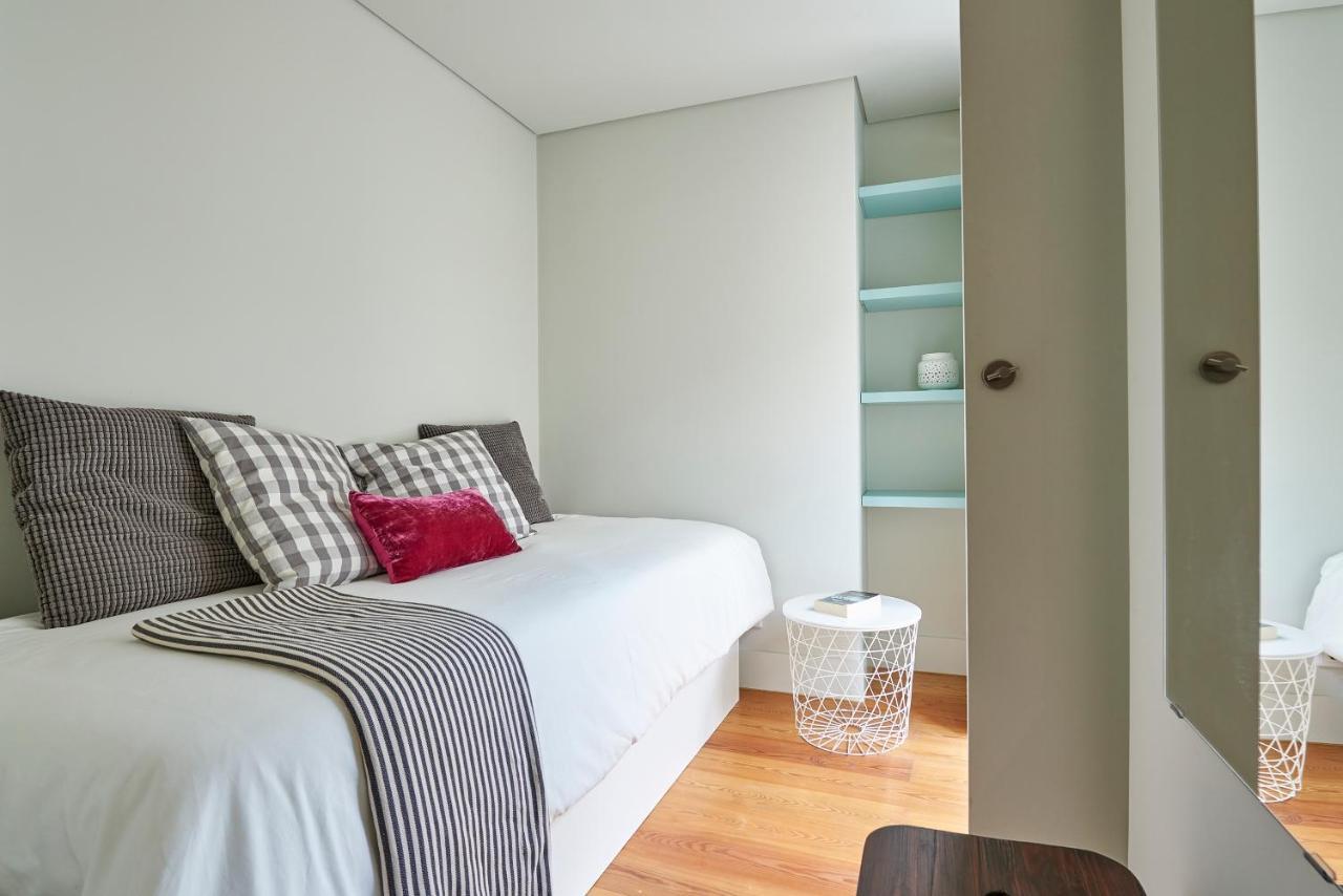 Modern Apartment Bica Dos Olhos Lisbon Room photo